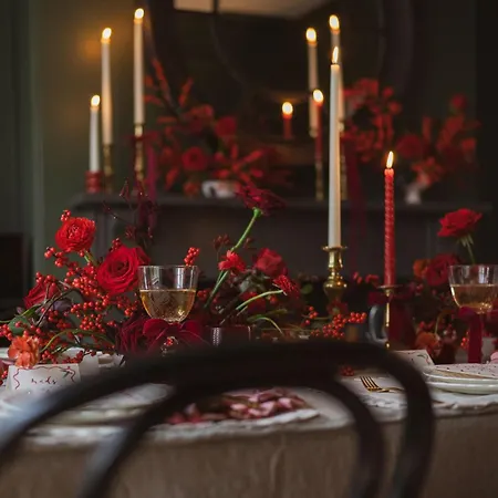 別荘 Spacious In Ideal For Gatherings With Free Parking *