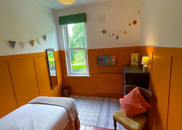 別荘 Spacious In Ideal For Gatherings With Free Parking リーズ