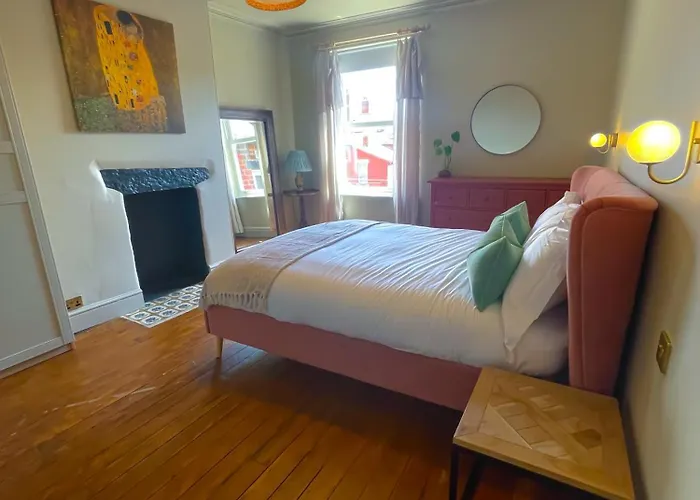 別荘 Spacious In Ideal For Gatherings With Free Parking