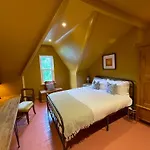 Dom wakacyjny Spacious In Ideal For Gatherings With Free Parking *