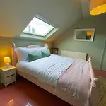 Spacious In Ideal For Gatherings With Free Parking * Leeds (West Yorkshire)