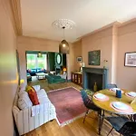 Spacious In Ideal For Gatherings With Free Parking Dom wakacyjny