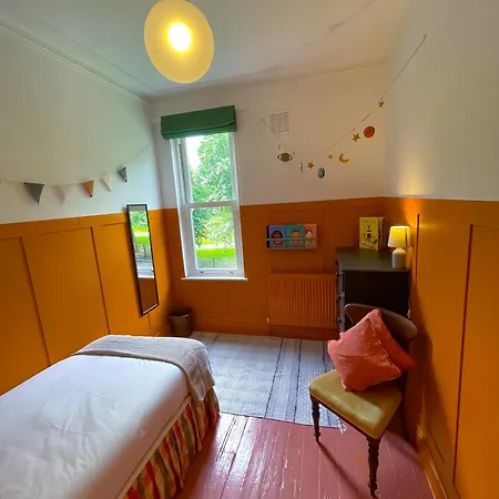 Holiday home Spacious Rustic Chic 5 Bedroom With Private Patio In Leeds Leeds (West Yorkshire)