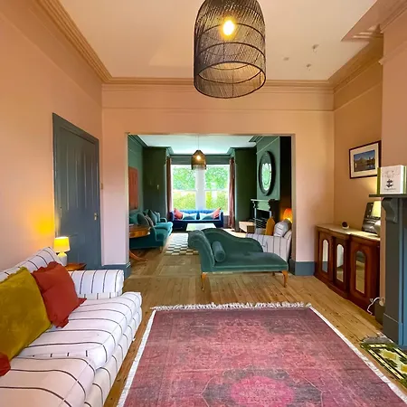Spacious Rustic Chic 5 Bedroom With Private Patio In Leeds * Leeds (West Yorkshire)