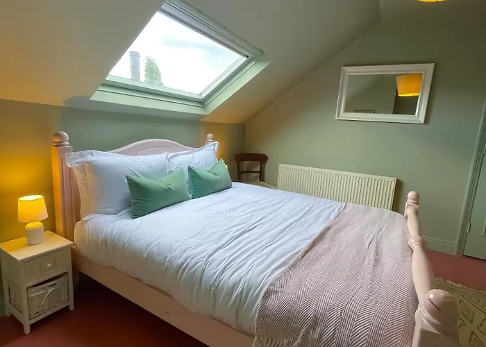 Spacious In Ideal For Gatherings With Free Parking * Leeds (West Yorkshire)