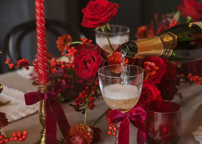 Holiday home Spacious In Ideal For Gatherings With Free Parking