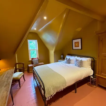 度假居 Spacious In Ideal For Gatherings With Free Parking *