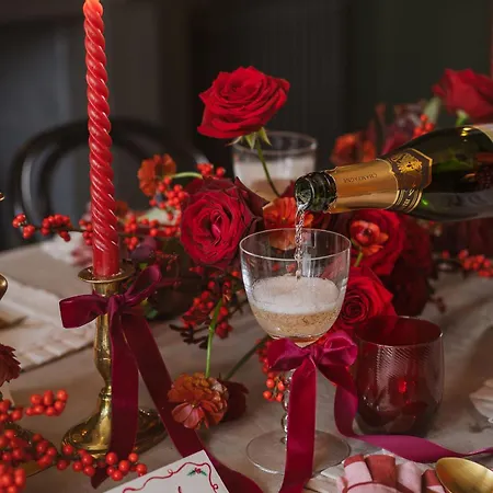 Сasa de vacaciones Spacious In Ideal For Gatherings With Free Parking