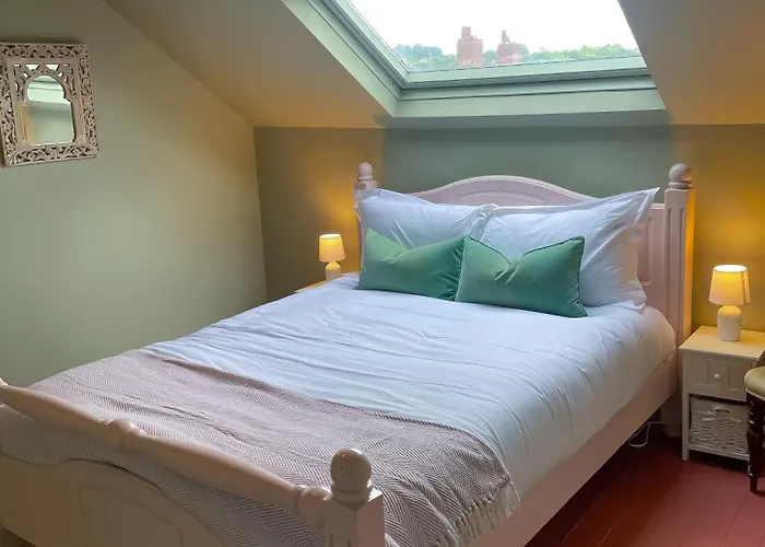 Spacious In Ideal For Gatherings With Free Parking Leeds (West Yorkshire)