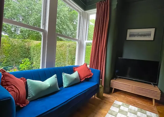 Spacious In Ideal For Gatherings With Free Parking * Leeds (West Yorkshire)